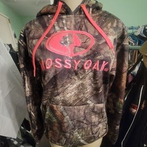 Mossy Oak woman's pink fleece camouflage hoodie